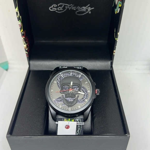 Ed Hardy men’s 3D skull dial Floral  silicone strap analog watch New - Picture 1 of 6